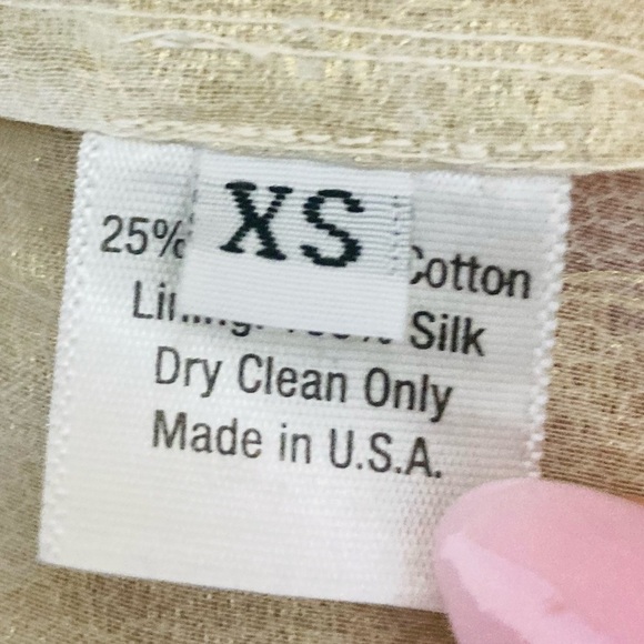 David Peck pale gold silk blend lined lace top. Full tee sleeves. Size XS - Picture 4 of 5